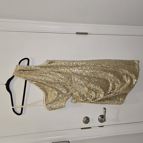 BCBGMAXAZRIA Gold Sequin One-Shoulder Mini Dress Draped Detailing Side Cutout XL - Picture 1 of 16
